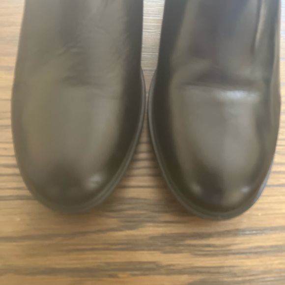 Clark’s Neva Zip Waterproof Ankle Boots. - Picture 5 of 7